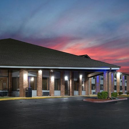 Baymont By Wyndham Tupelo Motel Buitenkant foto
