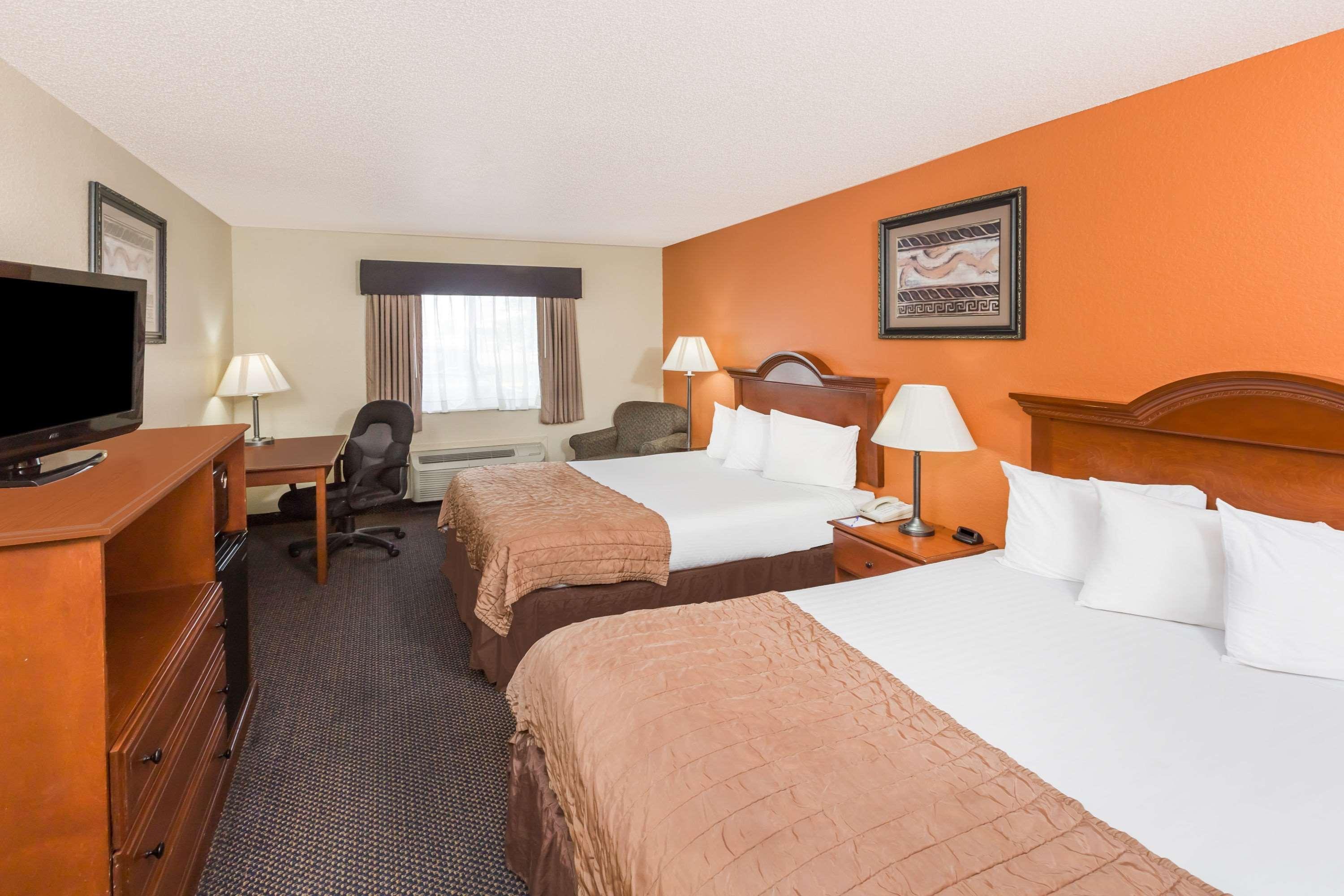 Baymont By Wyndham Tupelo Motel Buitenkant foto