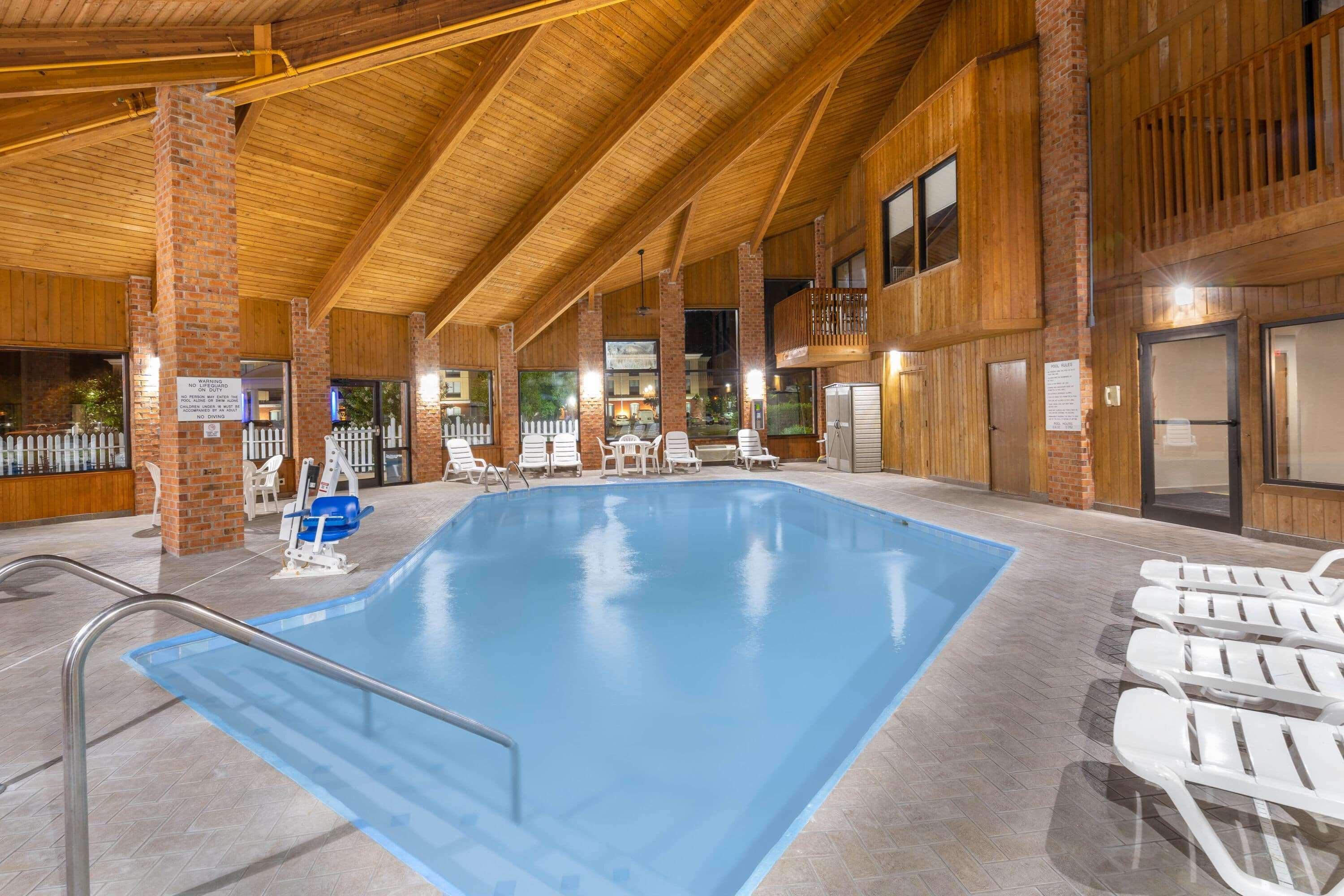 Baymont By Wyndham Tupelo Motel Buitenkant foto