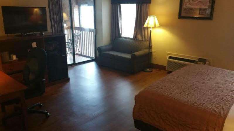 Baymont By Wyndham Tupelo Motel Buitenkant foto